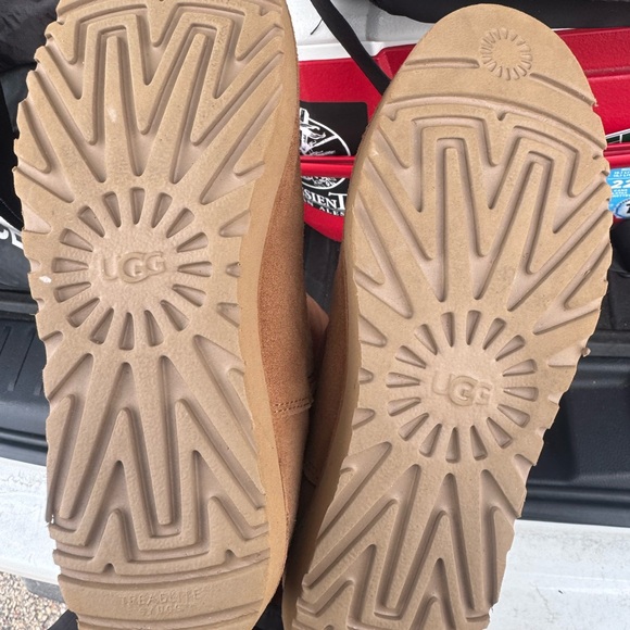 UGG Michelle Womens Boots good for Girls too - Picture 4 of 12